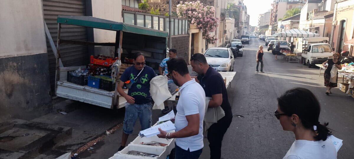 Mercatino rionale di Picanello, Carnazza: "Siamo presenti per un corretto conferimento dei rifiuti" - 
