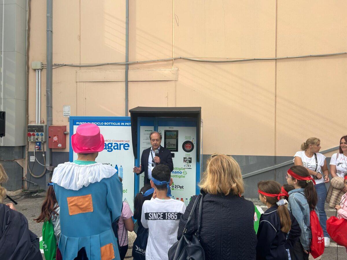 Novità green a San Giovanni La Punta, installati i nuovi eco-compattatori per la plastica PET - 