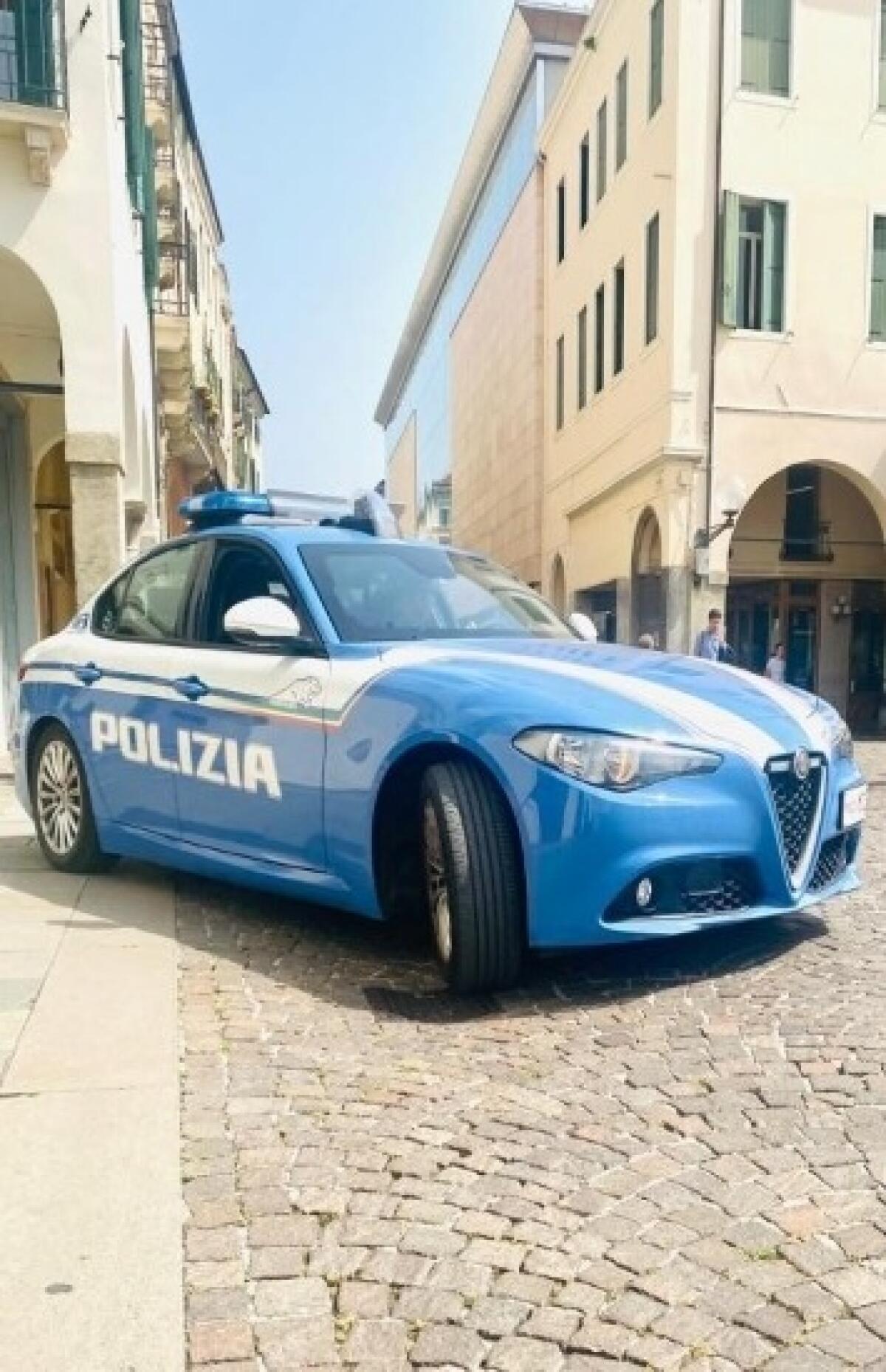 Coppia irregolare: giovane tunisino rientra in Italia e sposa italiana 17 anni più grande - 