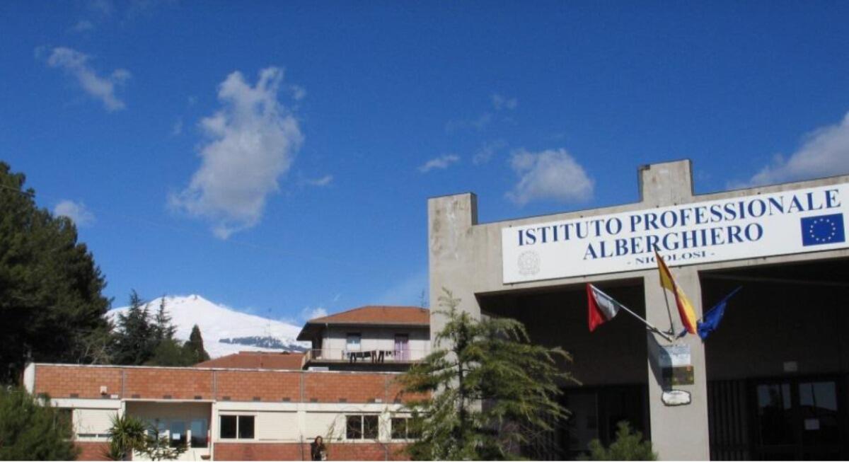 Nicolosi, aggressione a un docente sconvolge la comunità scolastica - 