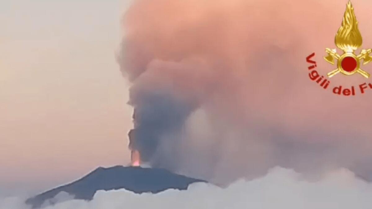 Spettacolo notturno dell'Etna: concluso il parossismo (momentaneamente) - 