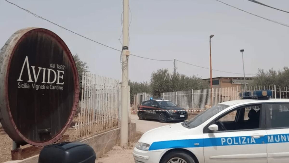 Incidente sul lavoro fatale nel Ragusano: schiacciato dall’autoarticolato in azienda vinicola - 