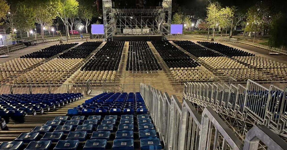 Arena alla Villa Bellini, special guest per lo spettacolo di apertura - 