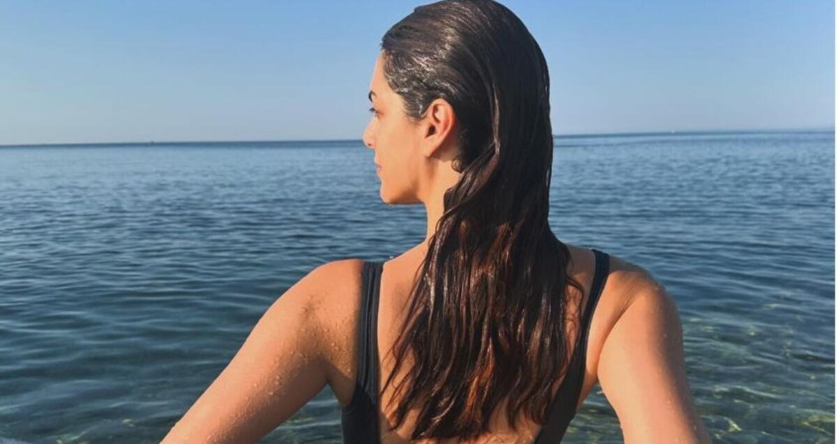"Quale delle due?", Miriam Leone fa il bagno e sfida i suoi follower - 