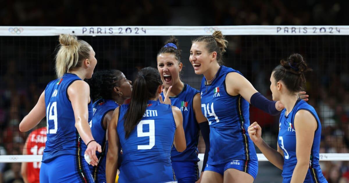 Pallavolo femminile: l'Italia sfida gli Stati Uniti per l'oro! Scopri dove e quando vivere l'emozionante finale delle azzurre a Parigi 2024. - 