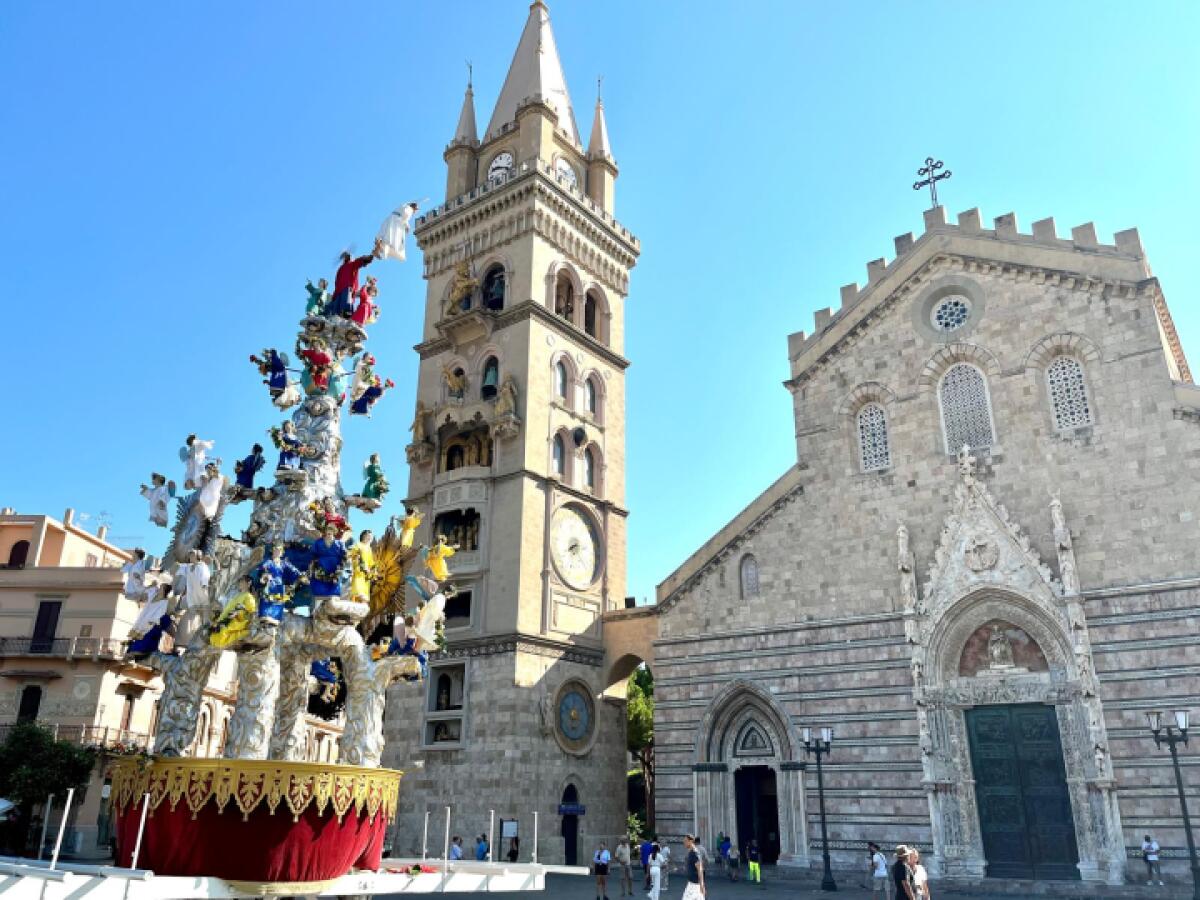 La Vara ruotata di 90°: riscopriamo il legame simbolico tra il carro votivo e il portale del Duomo! - 