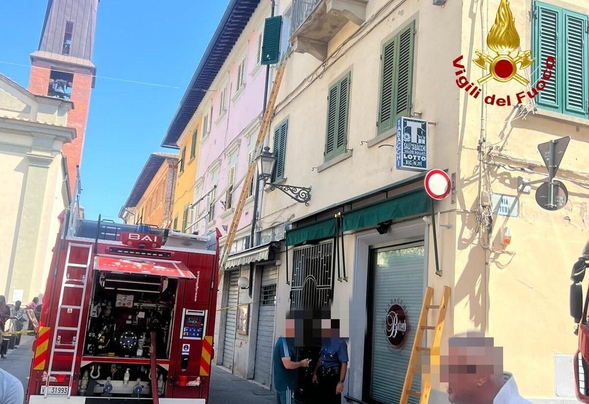 Tragedia a Pisa: una bimba di 4 anni perde la vita in un drammatico incendio che ha imprigionato la sua famiglia in casa. - 