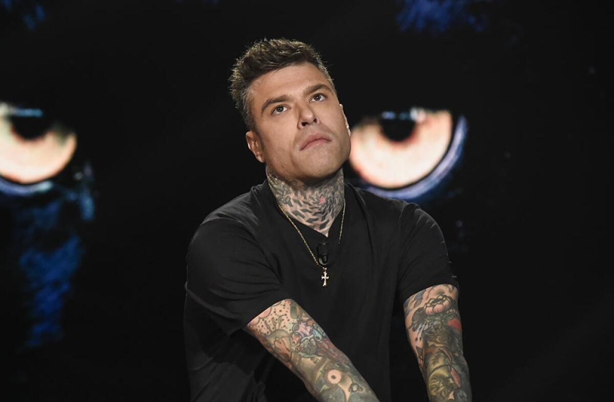 Fedez colpito da un nuovo malore: ricovero d'urgenza all'ospedale di Gallipoli e un messaggio di speranza - 