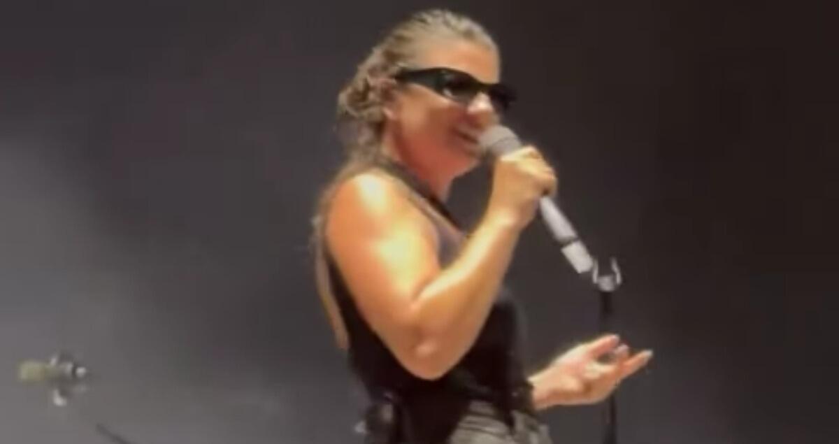 "Perché porti gli occhiali ai concerti?", la risposta "iconica" di Emma Marrone [VIDEO] - 