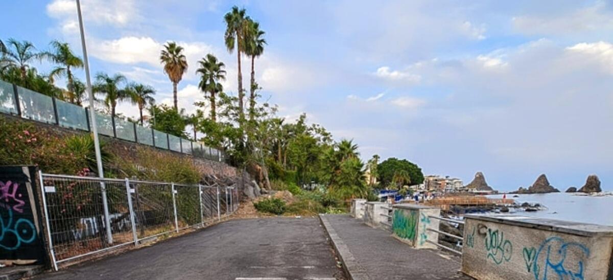 Inciviltà a Catania denuncia "una delle più grandi incompiute della costa". La zona interessata - 