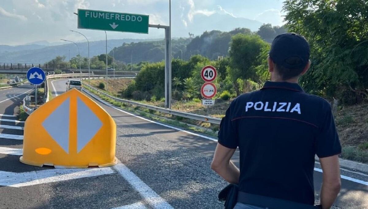 Uomo contromano per 20 chilometri sull'A18, bloccato dalla polizia. - 