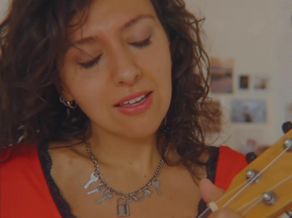 Gerardina Trovato, Alex la sosterrà "ascoltando la sua musica" [VIDEO] - 