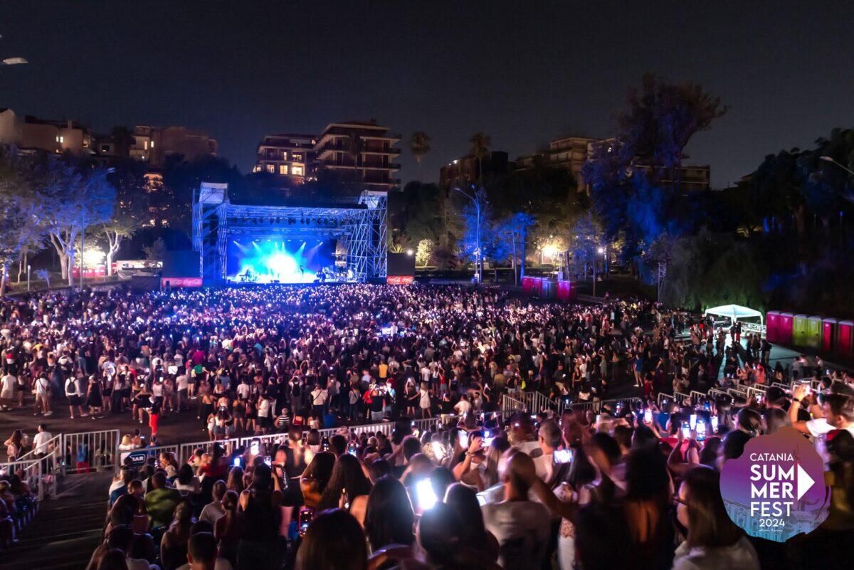 Irama conquisti 6 mila fan al Catania Summer Fest nella splendida villa Bellini! - 