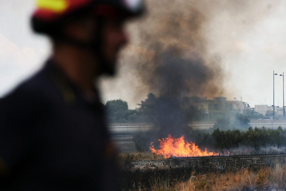 Incendio a Torre Spaccata: Feriti in grave pericolo, un vigile del fuoco lotta con ustioni sul 54% del corpo. - 