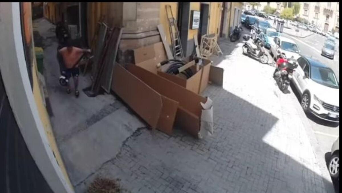 "Mi rendo conto come sia assurdo", lo sconforto di un giovane catanese vittima di un furto [VIDEO] - 
