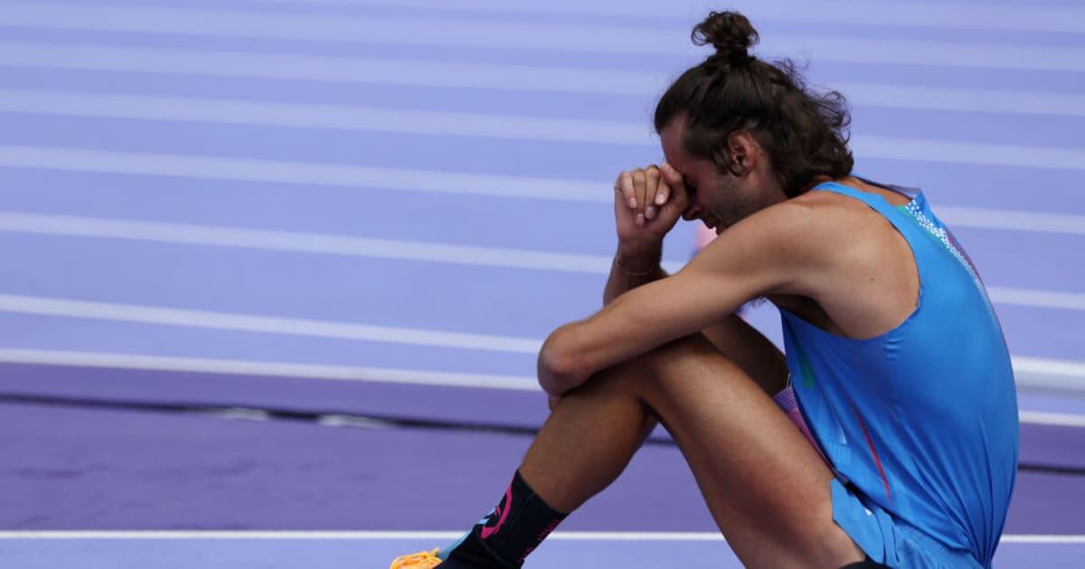 Tamberi affronta una vigilia da incubo con un'altra colica renale, ma è determinato a scendere in pedana per la finale di salto in alto! - 