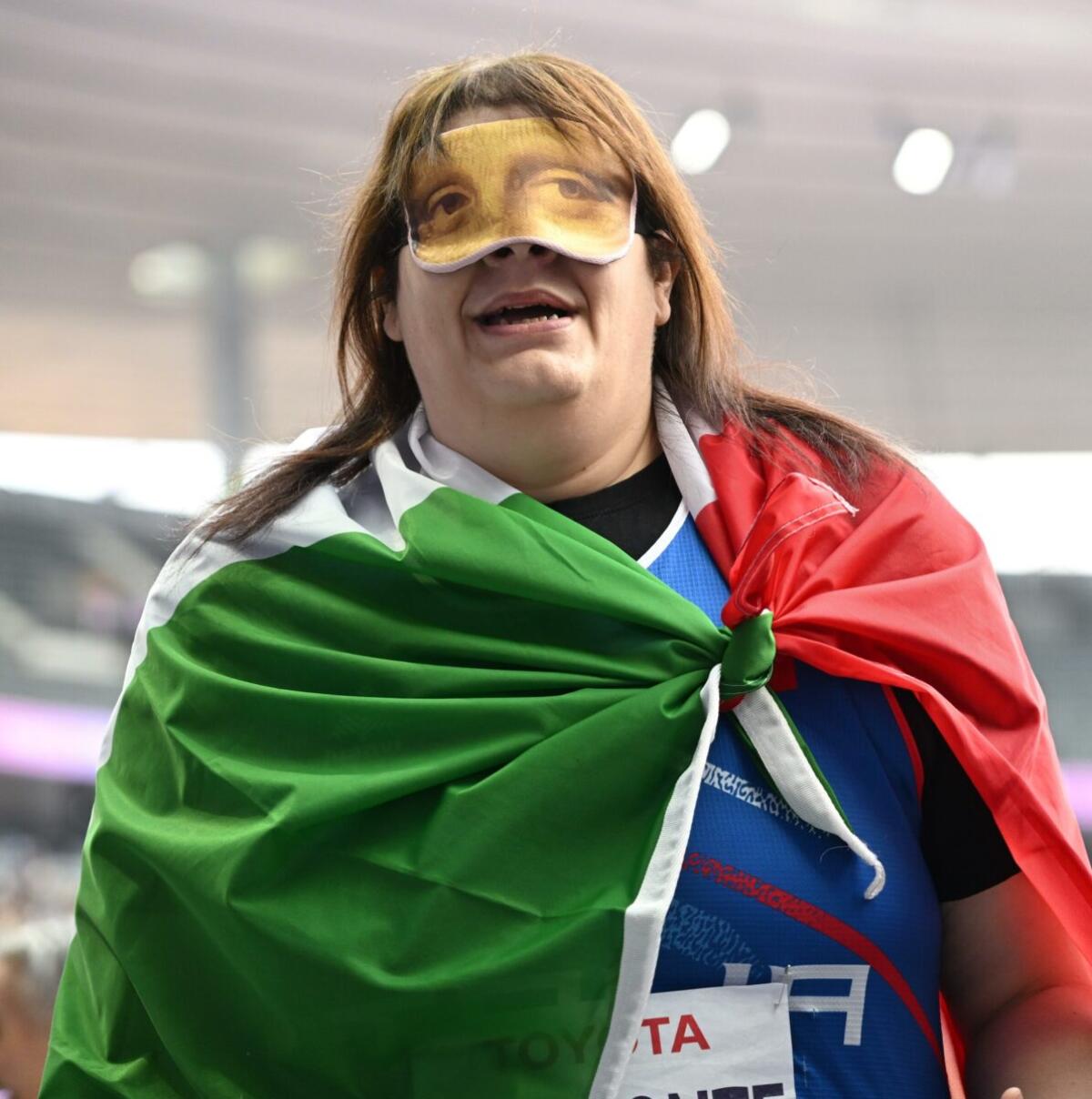 Legnante conquista il terzo oro a Parigi: una regina del peso con un argento nel cuore delle Paralimpiadi! - 