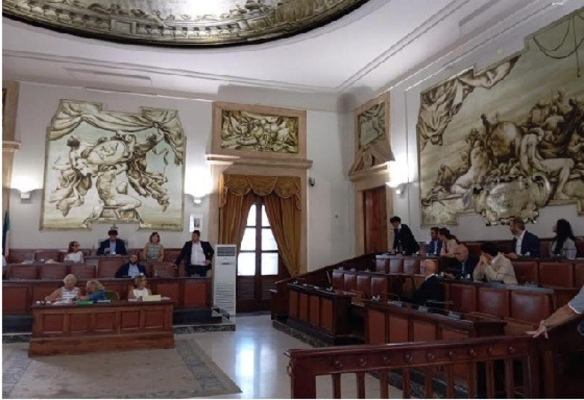 Matteo Bonaccorso prende il posto di Anna Vullo, commemorata con emozione in Consiglio Comunale - 