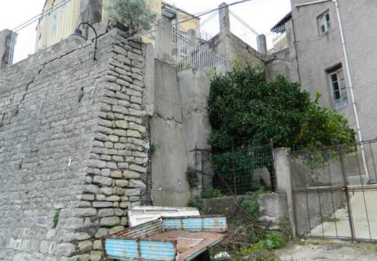 Lotta al dissesto idrogeologico: avviati i lavori per il consolidamento del centro di Tripi. Schifani sottolinea l'impegno per la sicurezza dei cittadini! - 