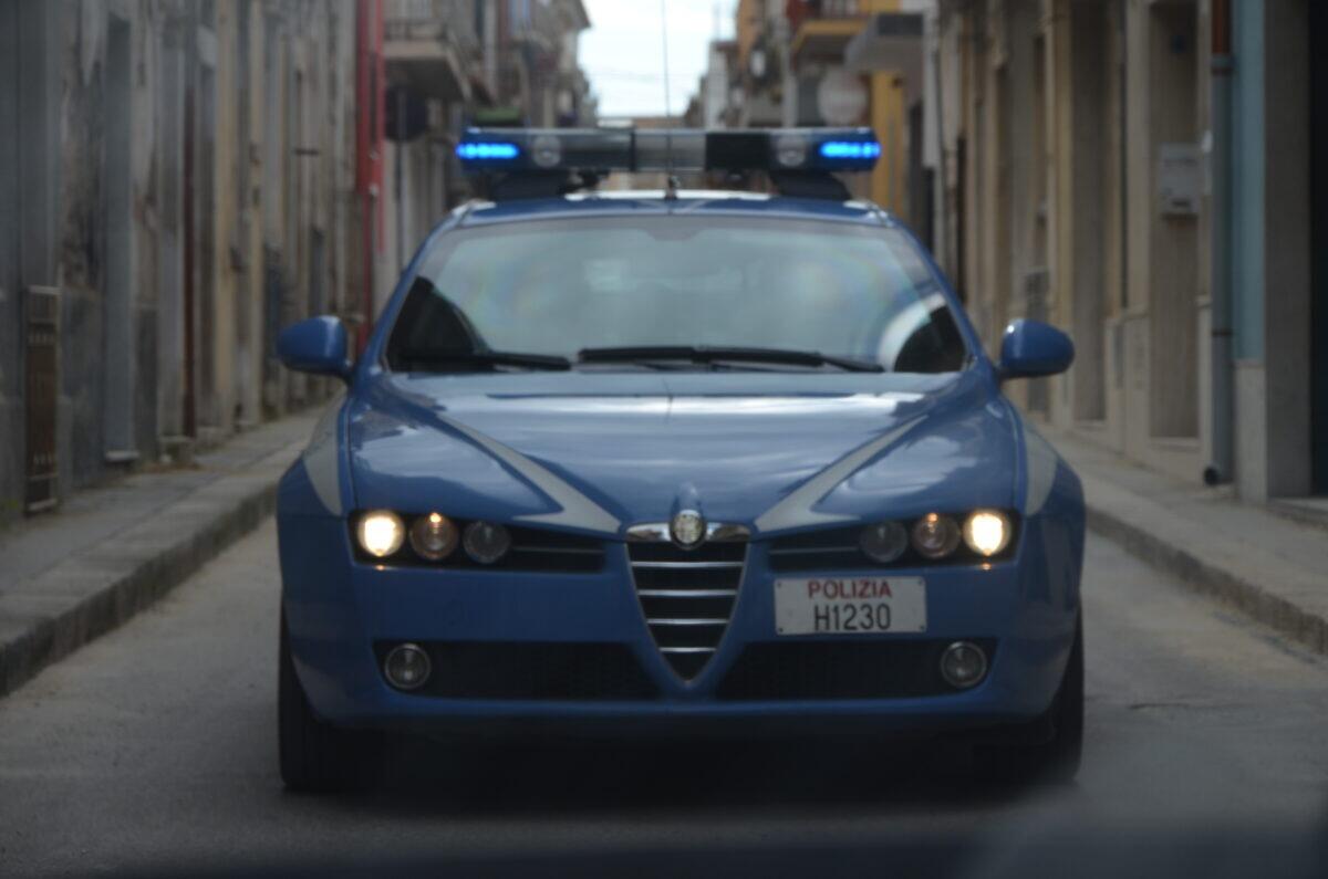 Ragusa in sicurezza: la polizia intensifica i controlli nel centro storico e in periferia. Due giovani denunciati per rapina! - 