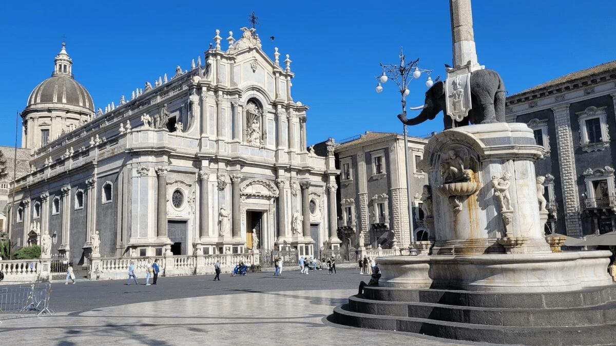 Catania sul podio delle città più “maleducate”: i comportamenti scortesi più criticati - 