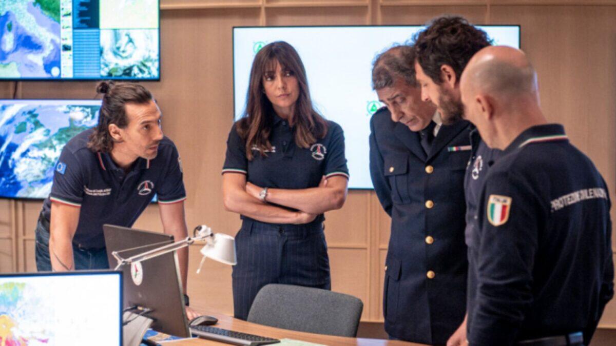 Ambra Angiolini è la protagonista della nuova emozionante fiction Rai dedicata alla Protezione Civile, Sempre al tuo fianco. - 