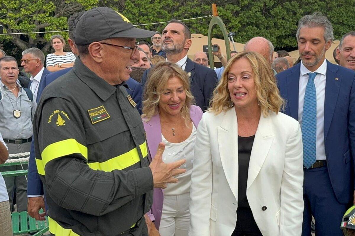 Inaugurato l'Expo DiviNazione: Evento di solidarietà e impegno dei Vigili del Fuoco! - 