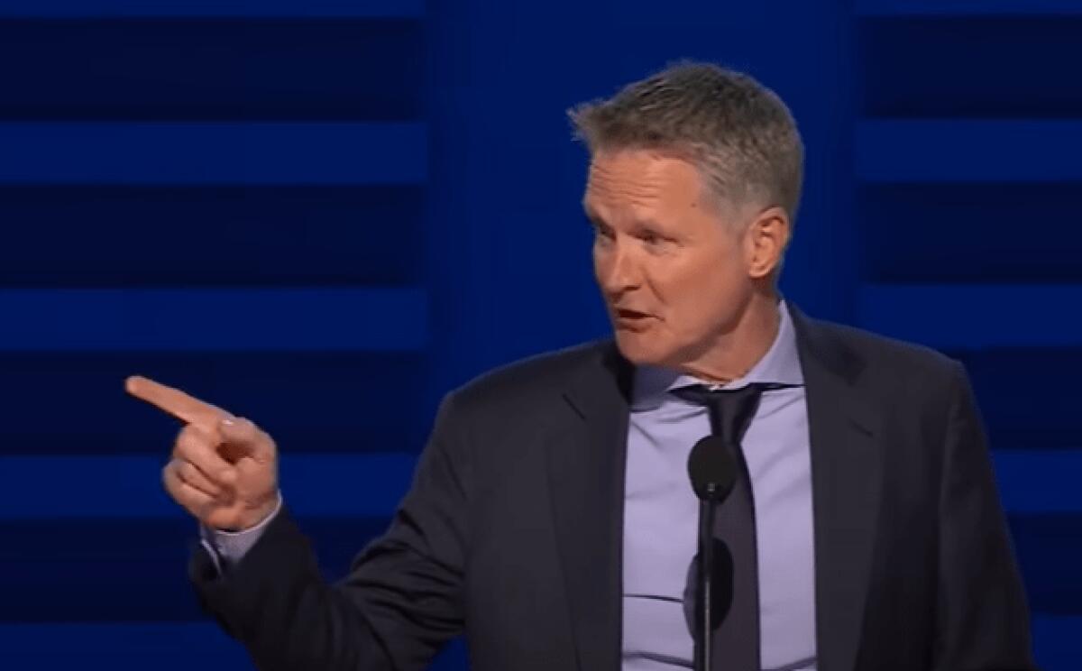 Coach Kerr smaschera Trump: con il suo curriculum non avrebbe opportunità in nessuna azienda! - 