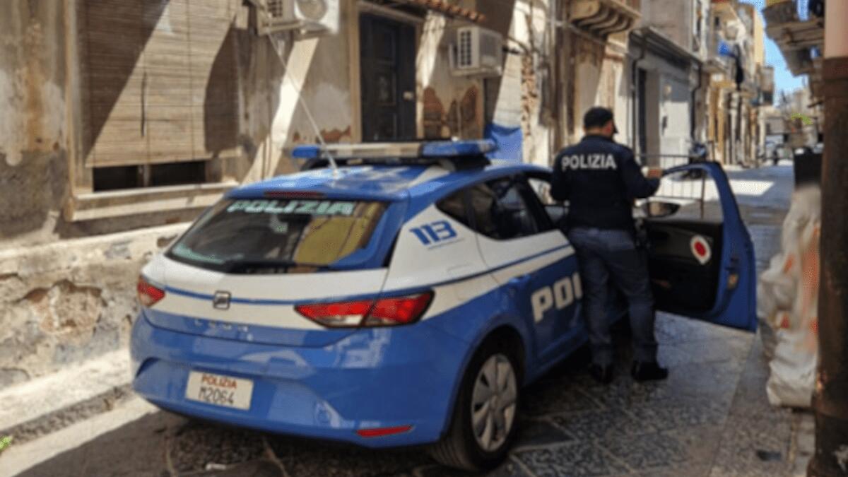 Sequestro di un 23enne agli arresti domiciliari: presunto rapimento da falsi poliziotti - 