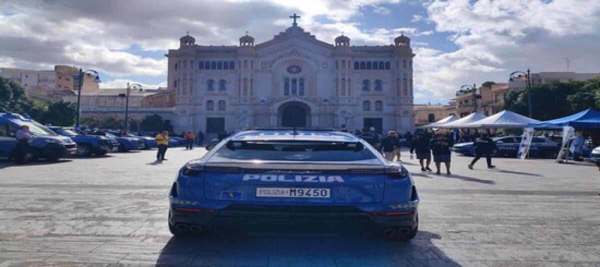 Celebrazione e Solidarietà: La Polizia di Stato in Festa per San Michele Arcangelo a Reggio Calabria - 