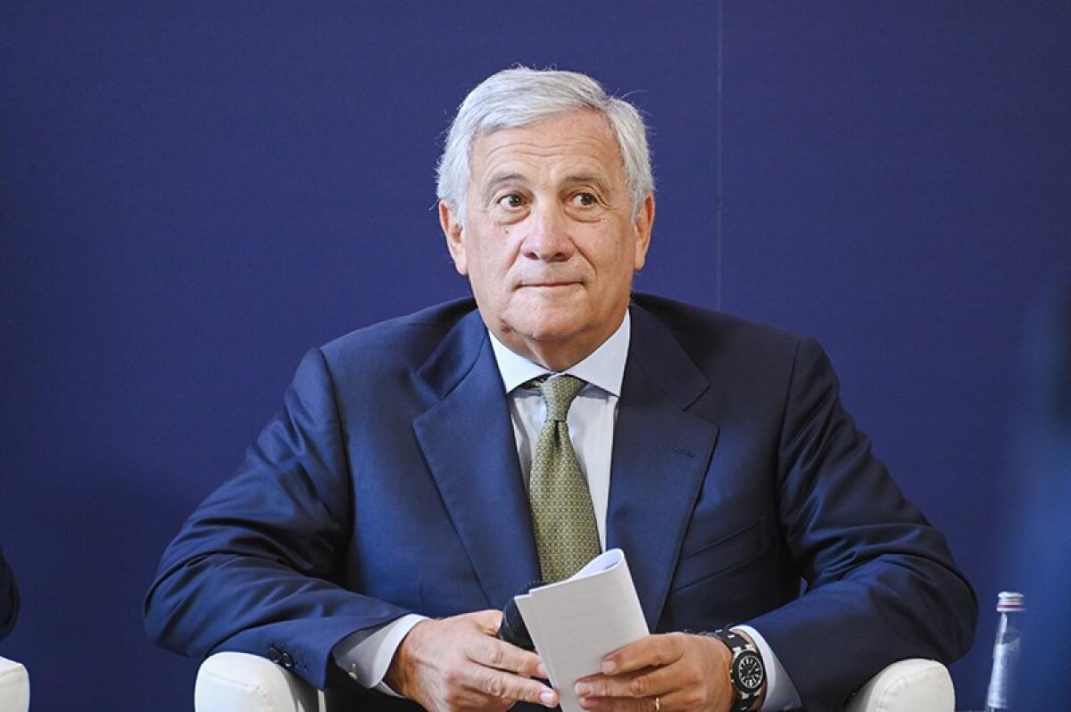 Tajani annuncia una giornata dedicata alla salvaguardia della lingua italiana: chi si ricorda ancora del congiuntivo? - 