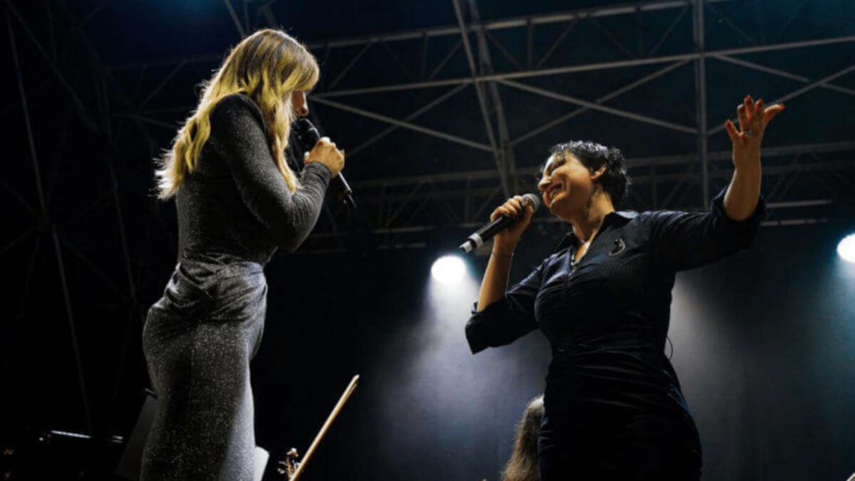Concerto tributo a Franco Battiato: grande successo alla Villa Bellini con oltre 8.000 presenze - 