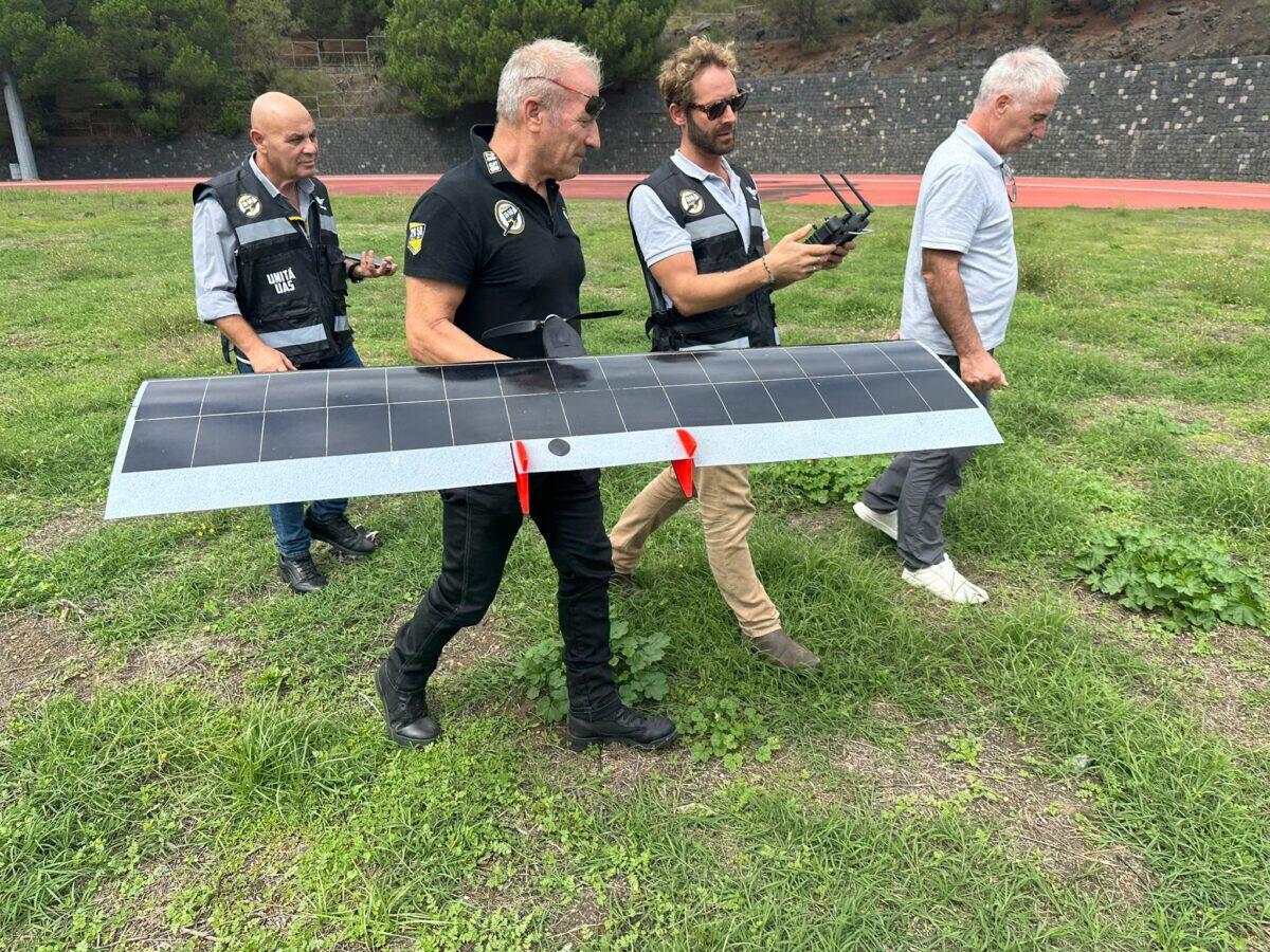 Droni Solari in Azione: Il Nuovo FireHound Zero per la Sicurezza Ambientale a Nicolosi - 