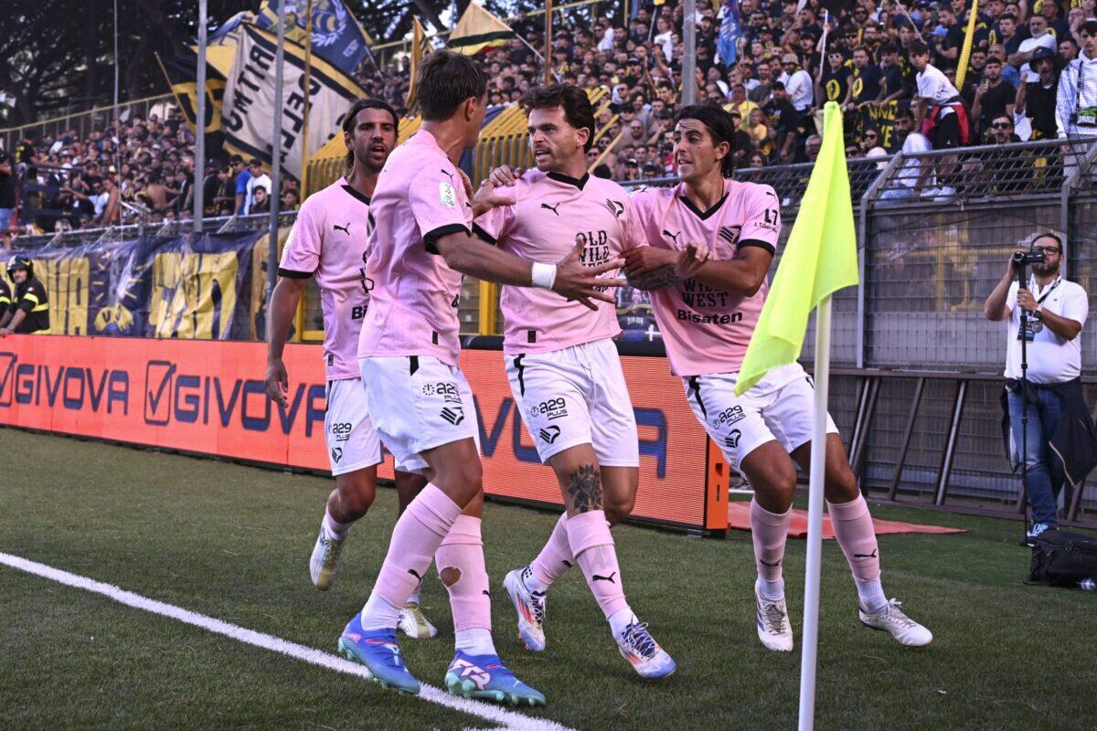 Formazioni Ufficiali: Napoli e Palermo Pronti per la Sfida di Coppa Italia! - 