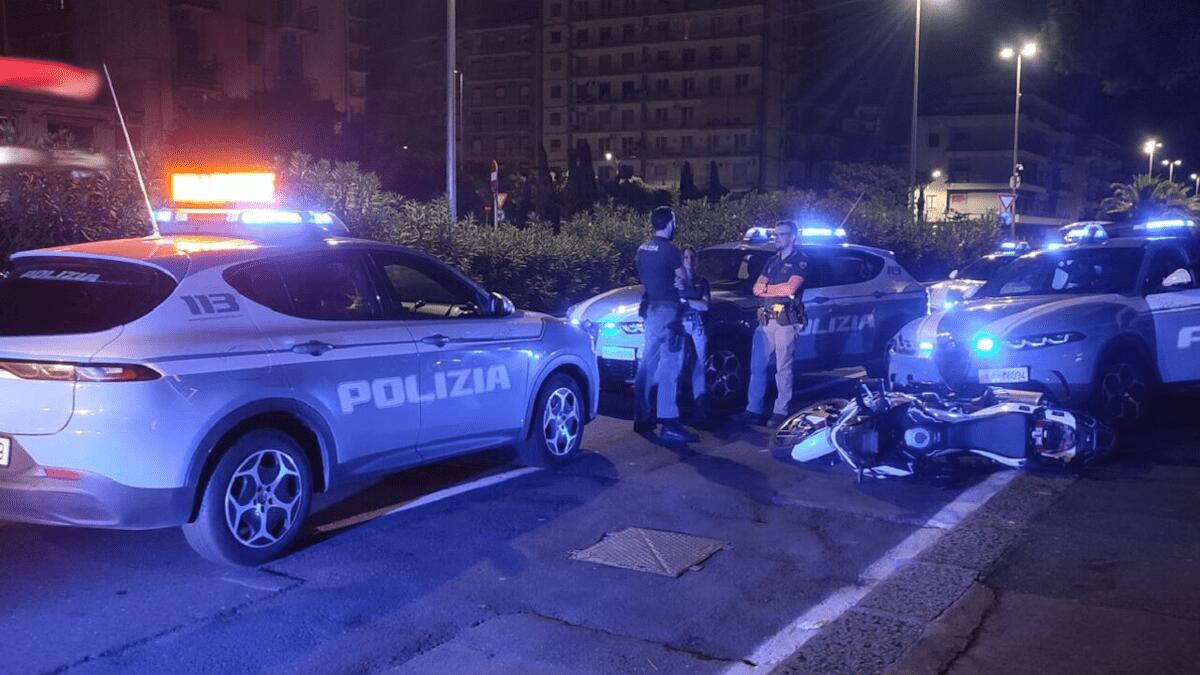 Stormo di criminali fugge dal controllo e crea incidente: familiari e amici ostacolano Polizia - 