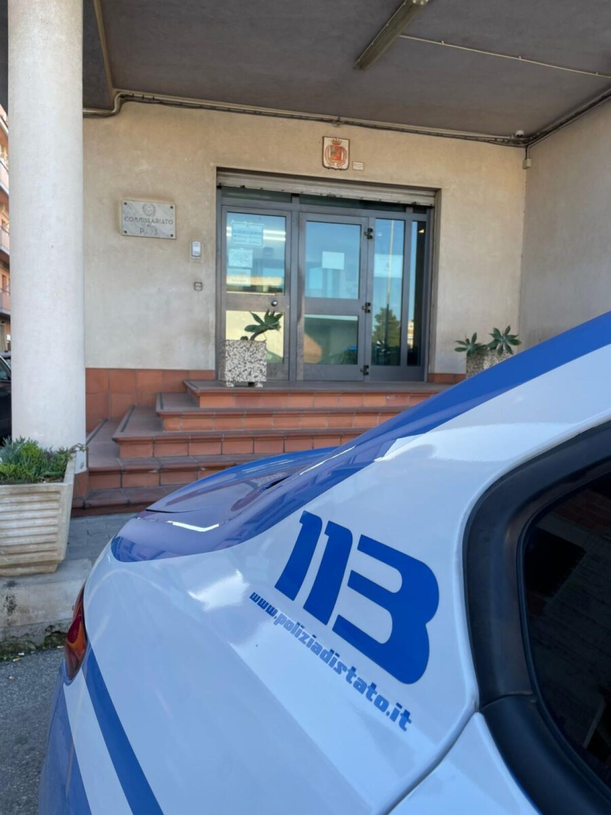 Vittoria! La Polizia di Stato Scopre e Sequestra un'Area di Deposito di Veicoli Dismessi, Pericolosi per l'Ambiente e la Salute Pubblica. Proprietario Denunciato! - 