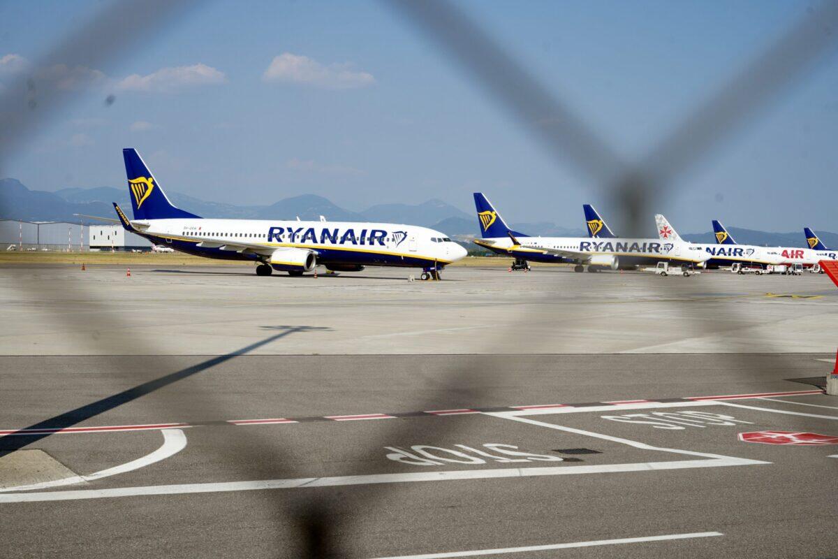 Quattro gomme esplose in un solo atterraggio | Gli aeroporti sono davvero sicuri come ci dicono? - 
