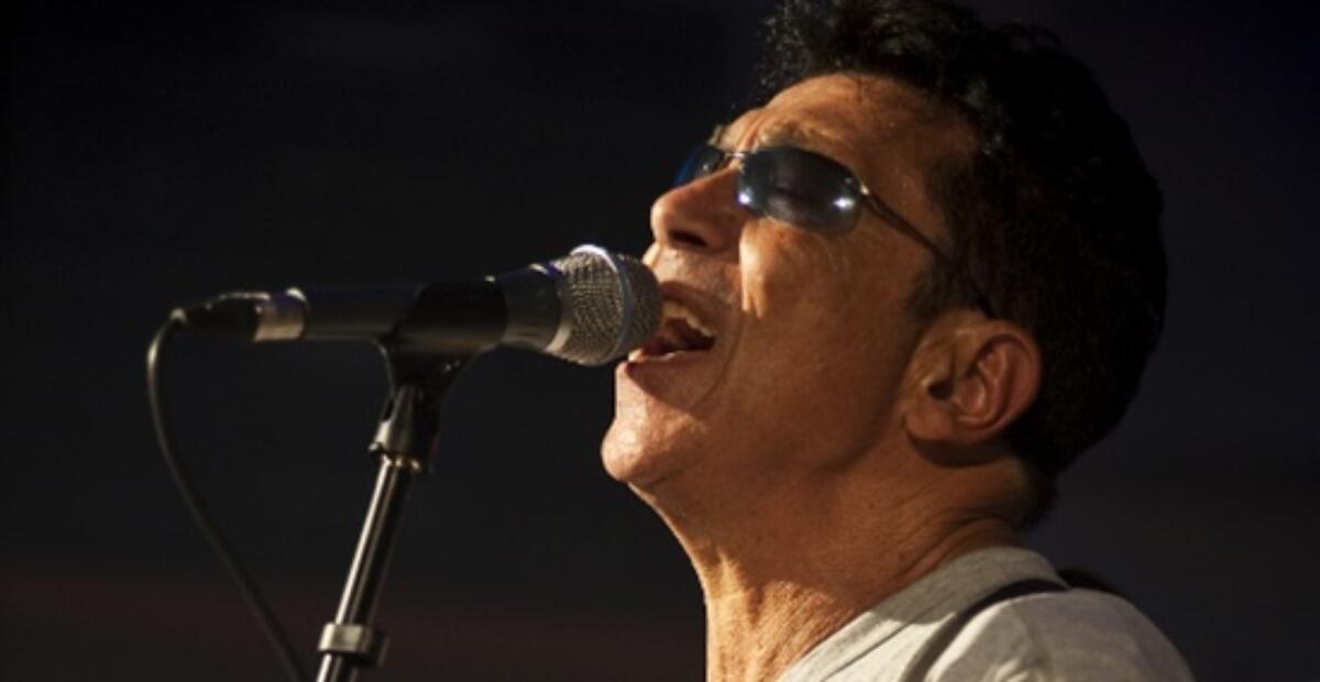 Edoardo Bennato infiamma Catania | Il rock senza filtri che fa riflettere - 