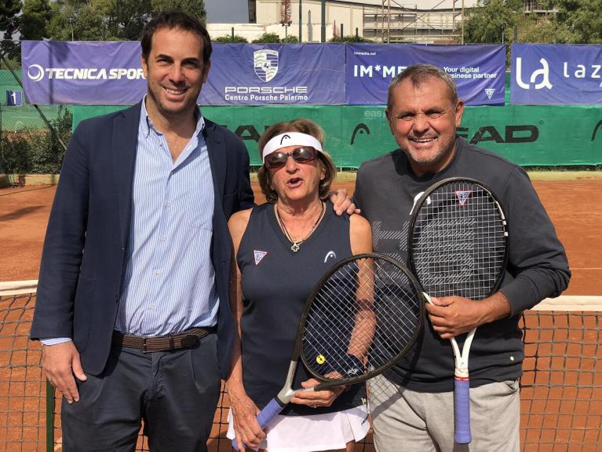 Scudetti e passione: la storia incredibile di Lidia De Nicola, la tennista che gioca nonostante le protesi! | Scopri perché la sua tenacia sta ispirando un'intera generazione! - 