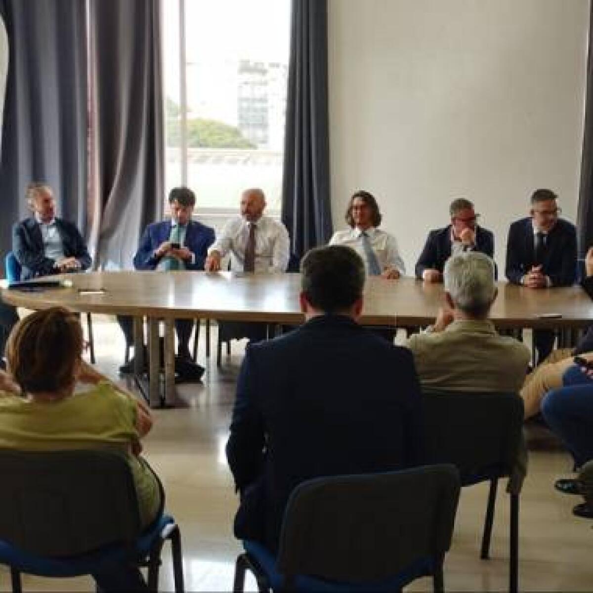 Scontro al Mercato di Palermo | I grossisti contro la grande distribuzione: chi avrà la meglio? - 