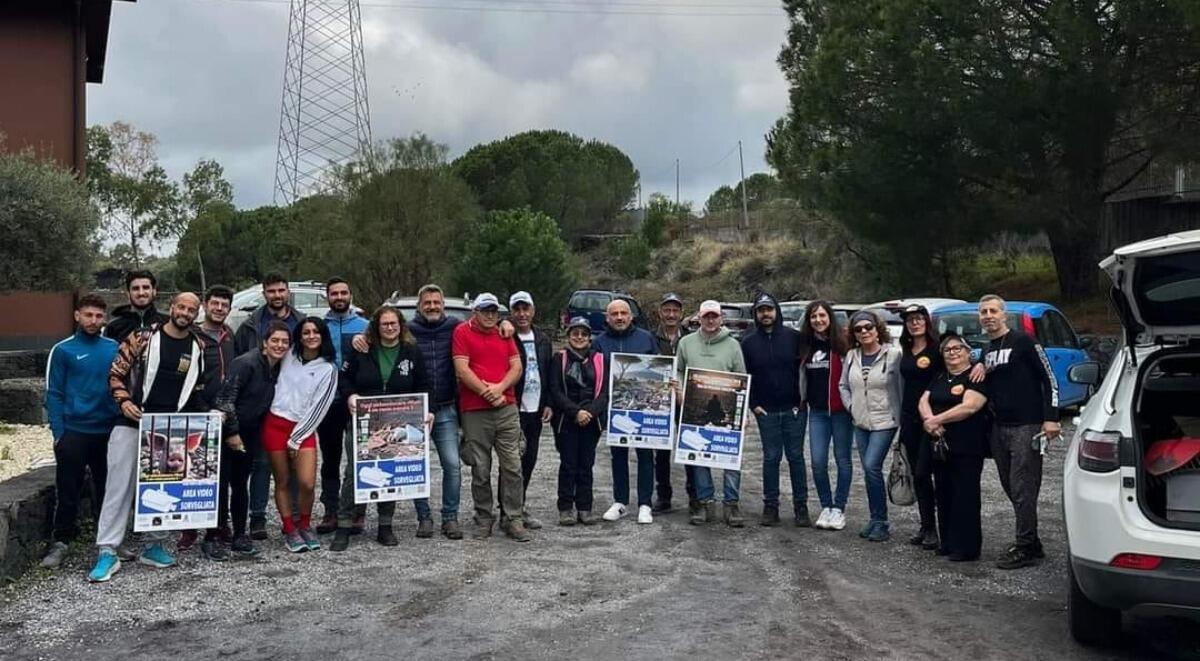 Pulizia straordinaria sui Monti Rossi | Un piccolo esercito contro l'incuria - 