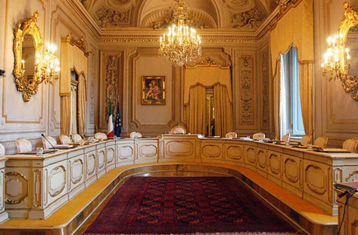 Marini in bilico per la Consulta | L'opposizione abbandona la scena e la tensione sale! - 