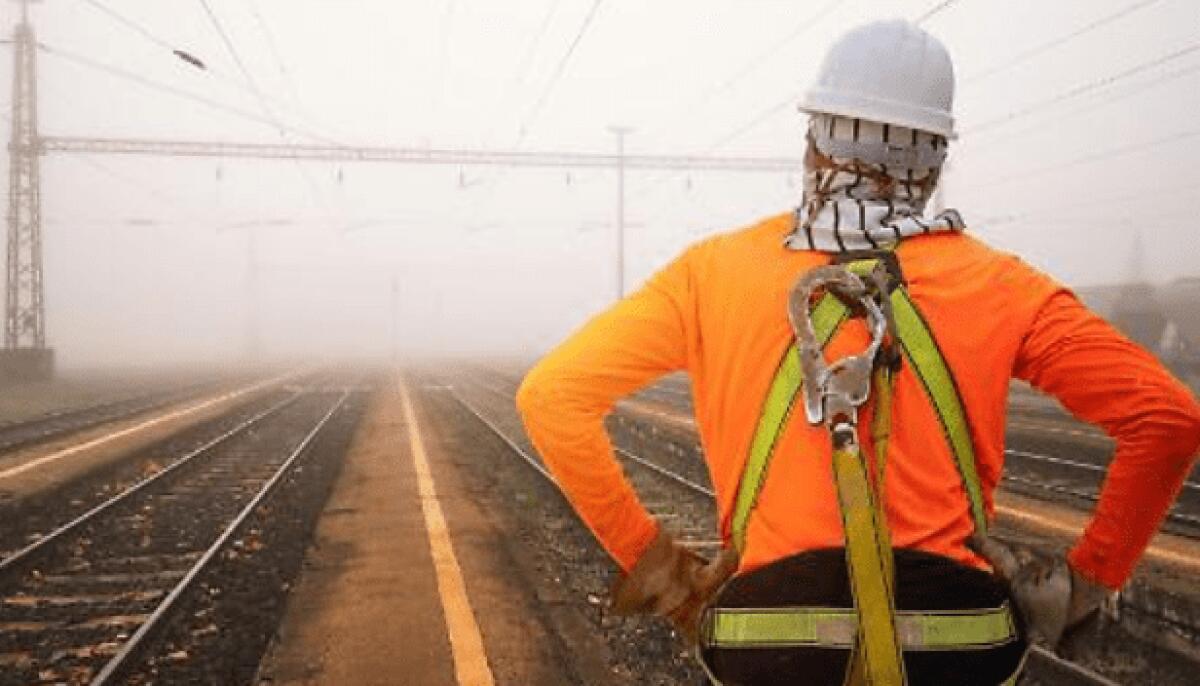 Tragedia sui binari | È davvero colpa dei lavoratori? Scopri la verità dietro l'incidente mortale! - 