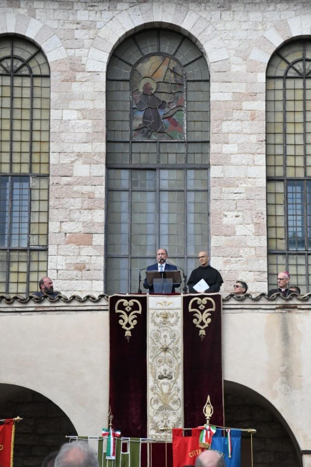 Rituale dopo 21 anni | Perché l’olio sulla tomba di San Francesco unisce più che mai la Sicilia alla sua storia? - 