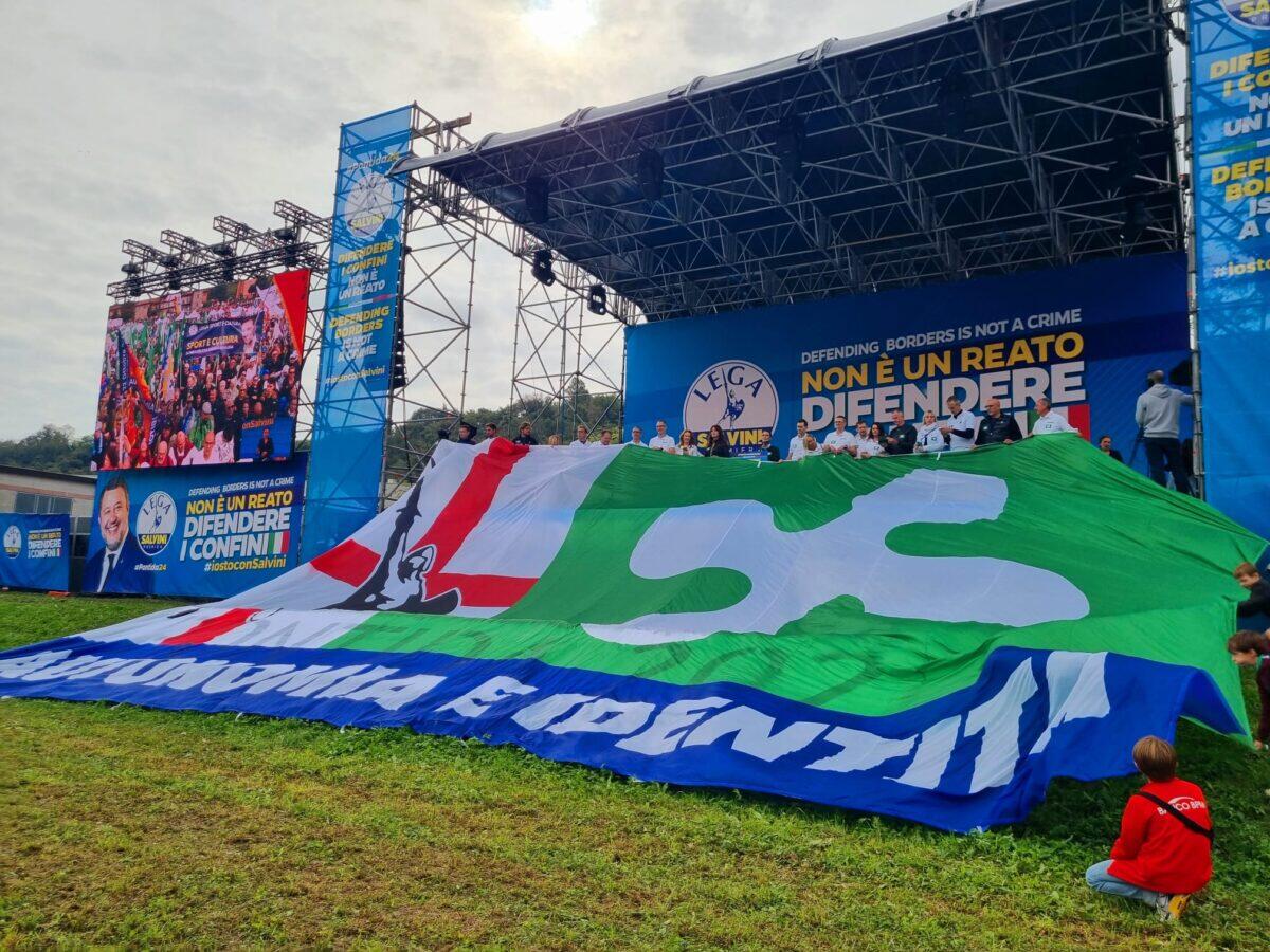 Pontida in festa tra fango e caciocavallo | Perché il generale Vannacci ha rubato la scena alla Lega? - 