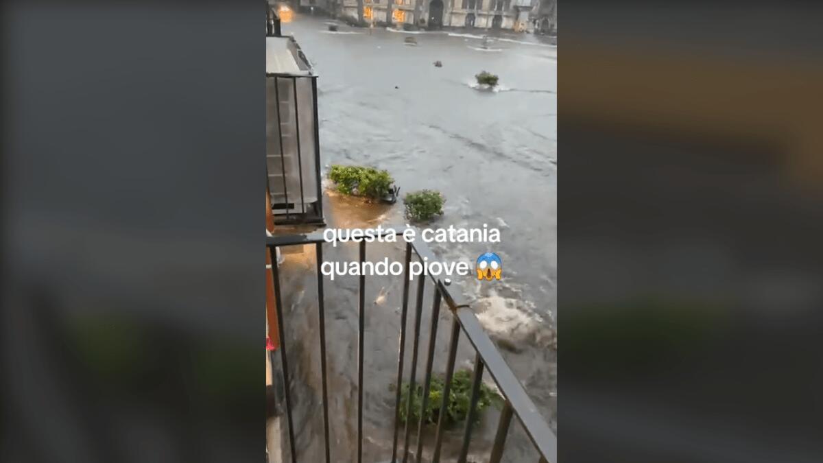 Maltempo in piazza Duomo dopo solo mezzora: «Questa è Catania quando piove» [VIDEO] - 