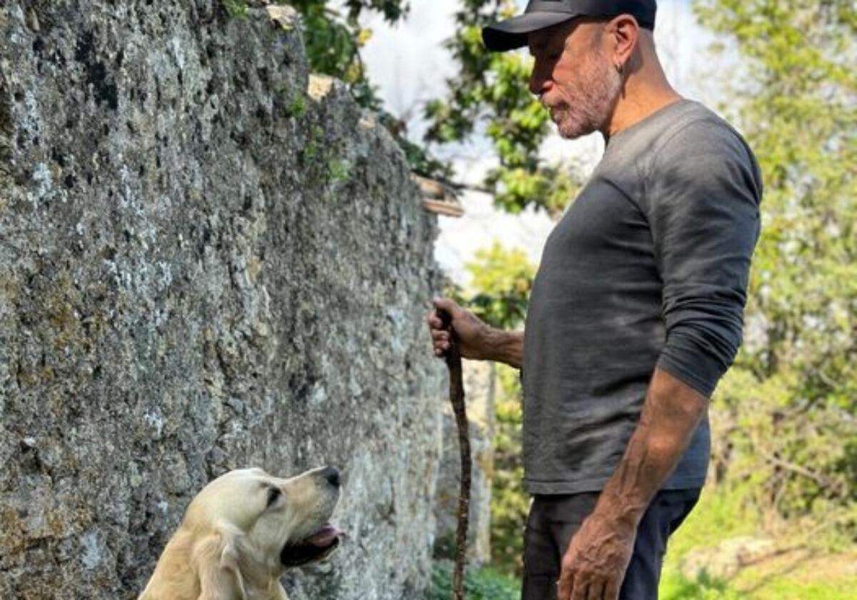 Mario Venuti festeggia sull'Etna | Una vita tra note, radici e colpi di scena - 