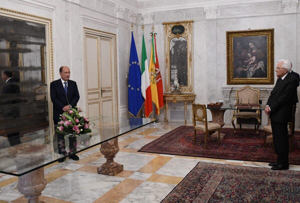 La Sala degli Specchi ora porta il nome di Maria Mattarella | Scopri perché questo omaggio scuote le fondamenta della politica siciliana! - 