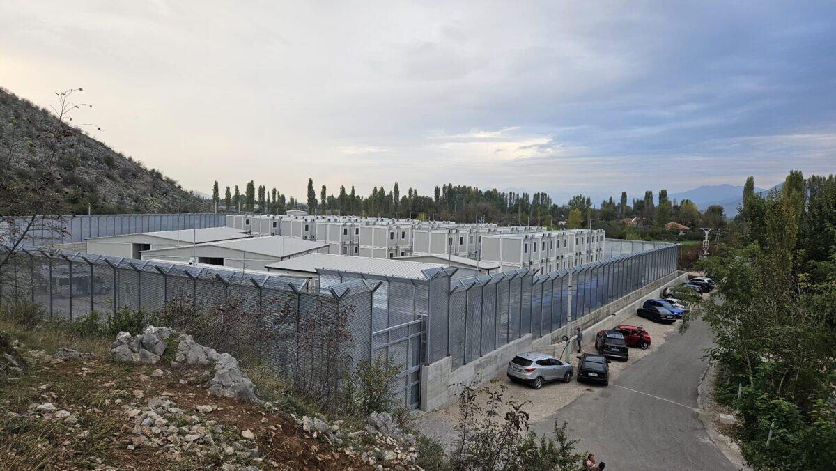 Profughi raccontano torture da incubo in Libia | L'Albania è davvero la soluzione 'made in Italy'? - 