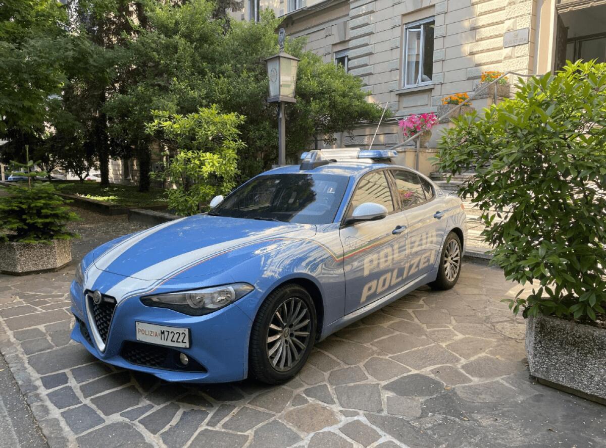 Tifoso esagitato con precedenti provoca il caos allo stadio | È davvero il calcio un luogo sicuro? - 